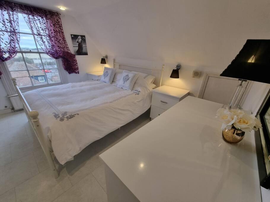 Beautiful Apartment In The Heart Of Rochester Rochester  Exterior foto