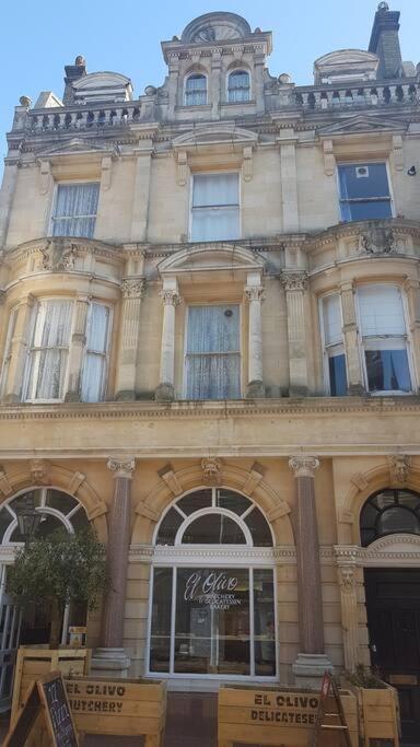 Beautiful Apartment In The Heart Of Rochester Rochester  Exterior foto