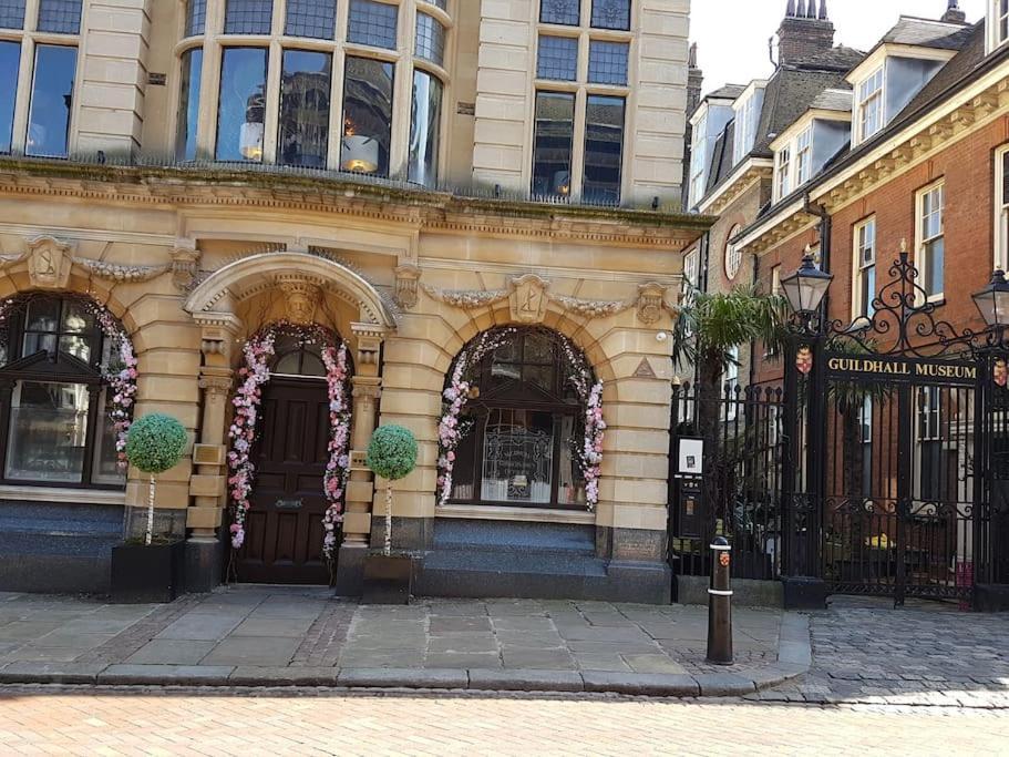Beautiful Apartment In The Heart Of Rochester Rochester  Exterior foto